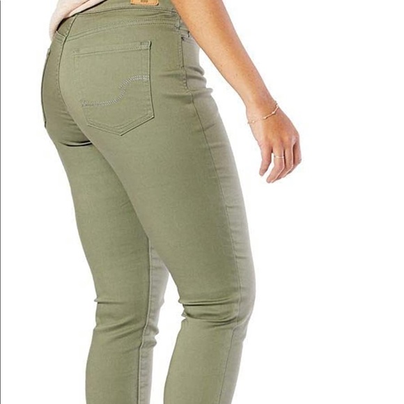 Levi's Pants - Army green Levi slip on pants